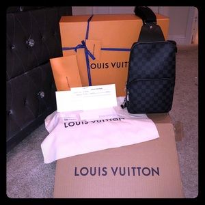 Brand new Louis Vuitton Avenue Sling Bag
